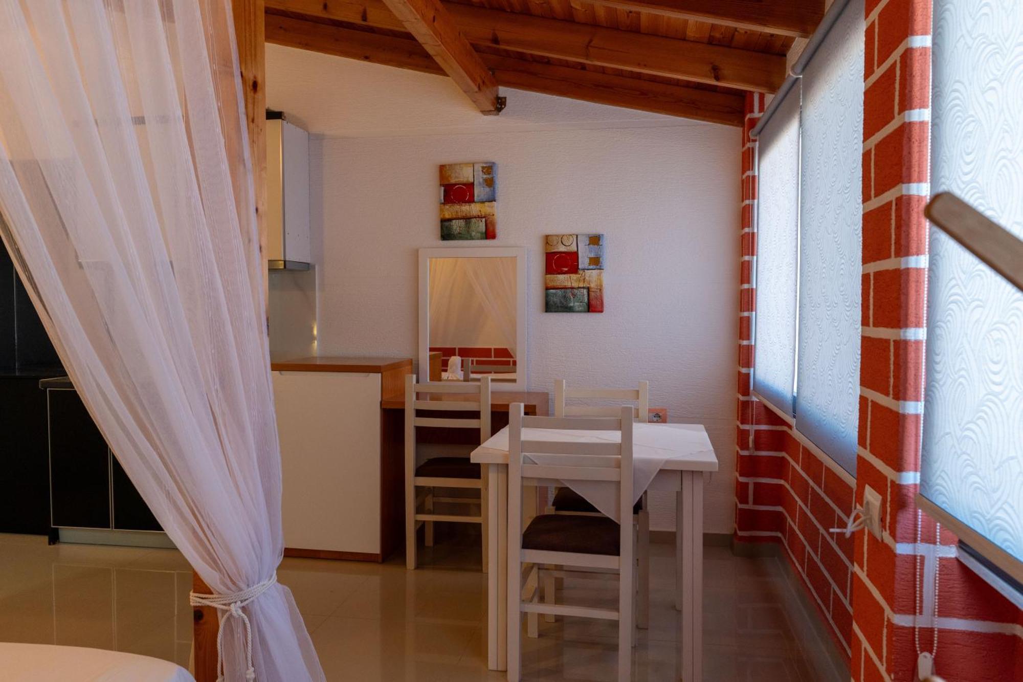 New Salla Aparthotel Ksamil